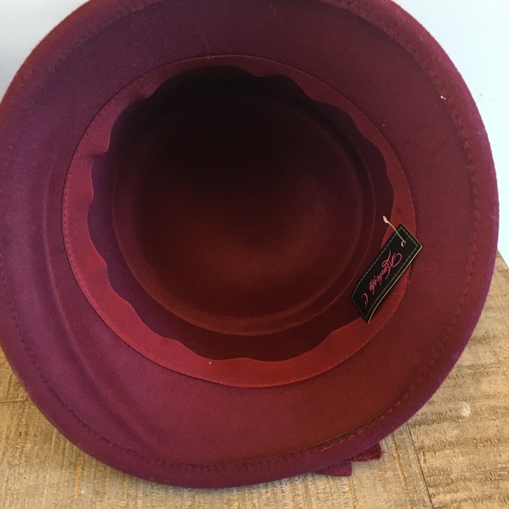 Ladies hat - Picture 4 of 4